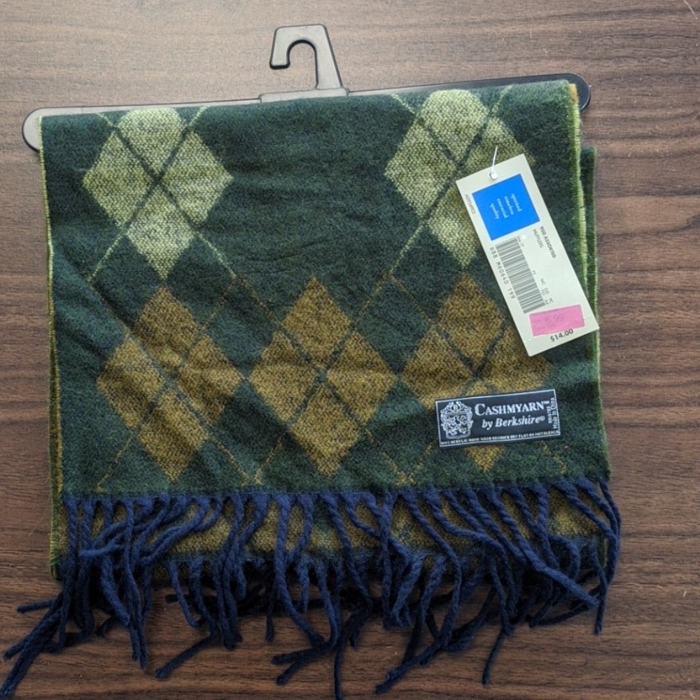 Cashmyarn winter scarf by Berkshire